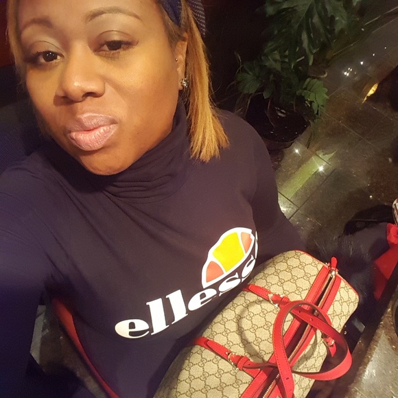 Meet your Posher, Tamie - Picture 2 of 3